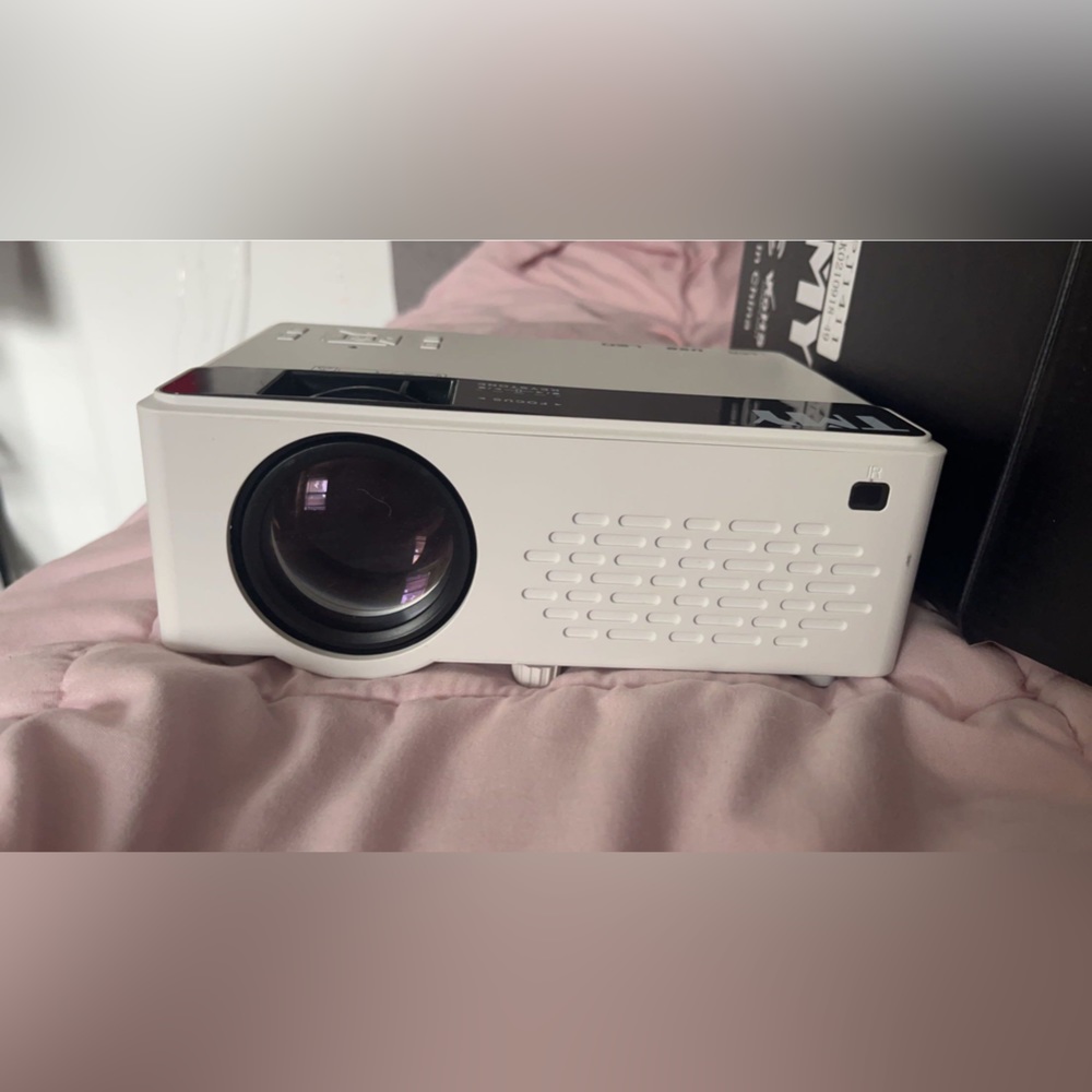 *mini projector*
